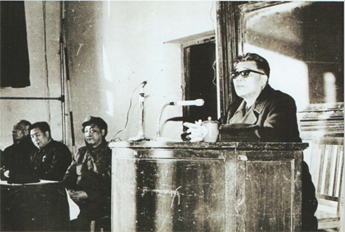 1637659768744808.jpg 1982年,地质矿产部部长孙大光对我院独立运行发表讲话.jpg