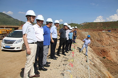 2016年，中国地质大学校领导参观我院工程项目现场.jpg
